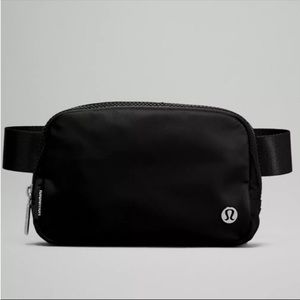 Lululemon Everywhere Belt Bag